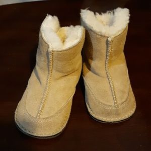 #544UGG baby boots. Size: Medium.